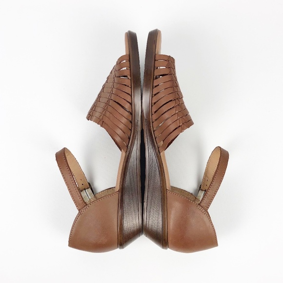 FINAL PRICE-  Comfortiva ‘Fayann’ Huarache Sandal Sz 10W - Picture 5 of 13